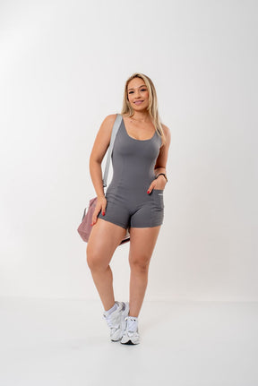 Macacão Jumpsuit Curto Cinza