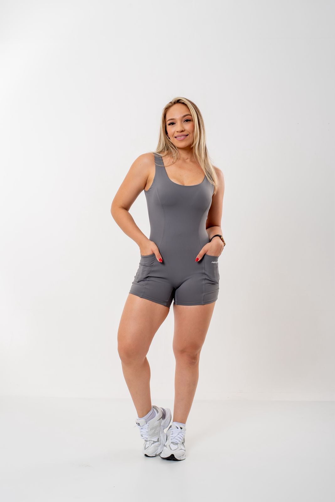 Macacão Jumpsuit Curto Cinza